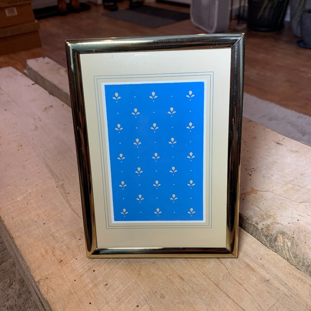 372. Vintage Avon Gift Decorative Brass 5x7 Picture Photo Frame
